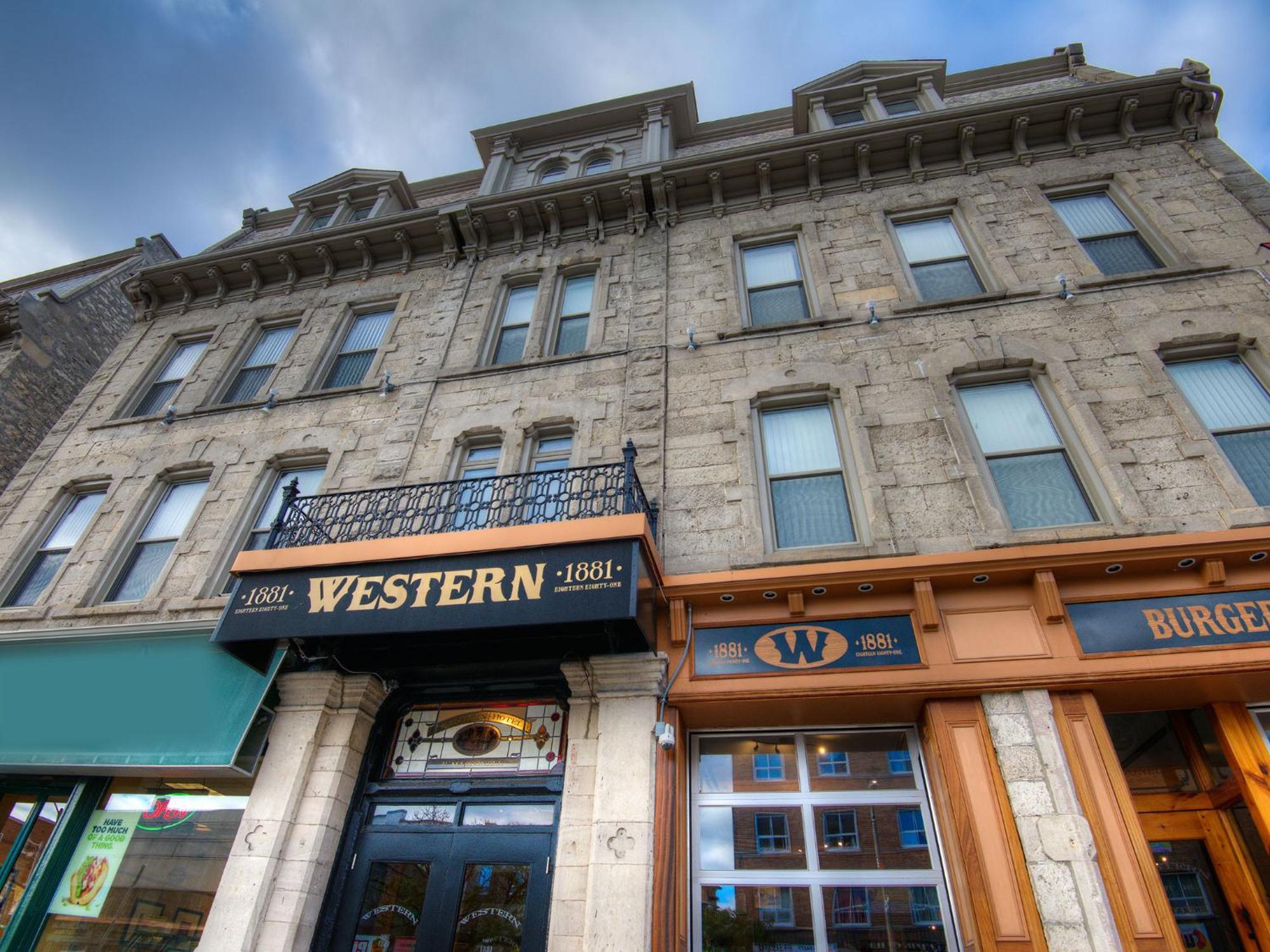 Western Hotel & Executive Suites Гвелф Екстер'єр фото