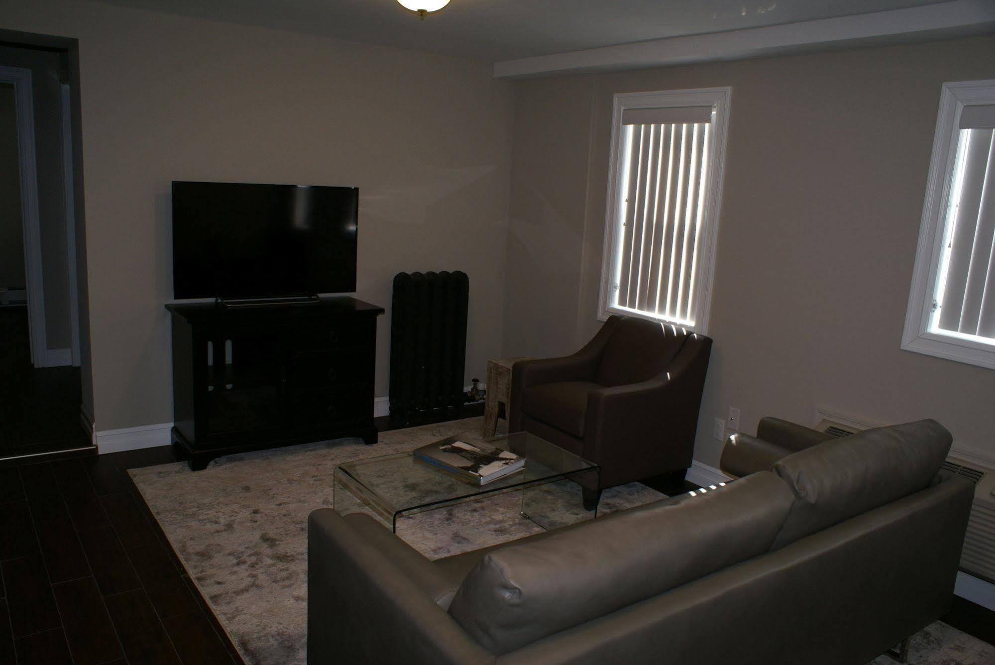 Western Hotel & Executive Suites Гвелф Екстер'єр фото