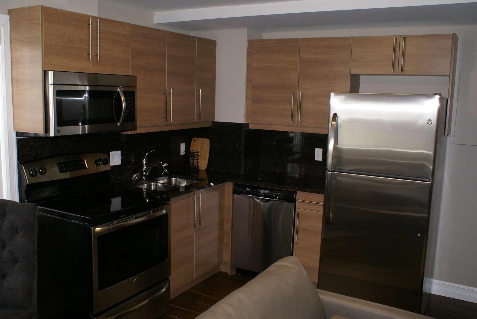 Western Hotel & Executive Suites Гвелф Екстер'єр фото